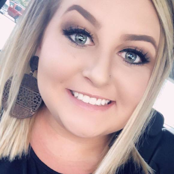 Meet your Posher, Kylee - Picture 1 of 1